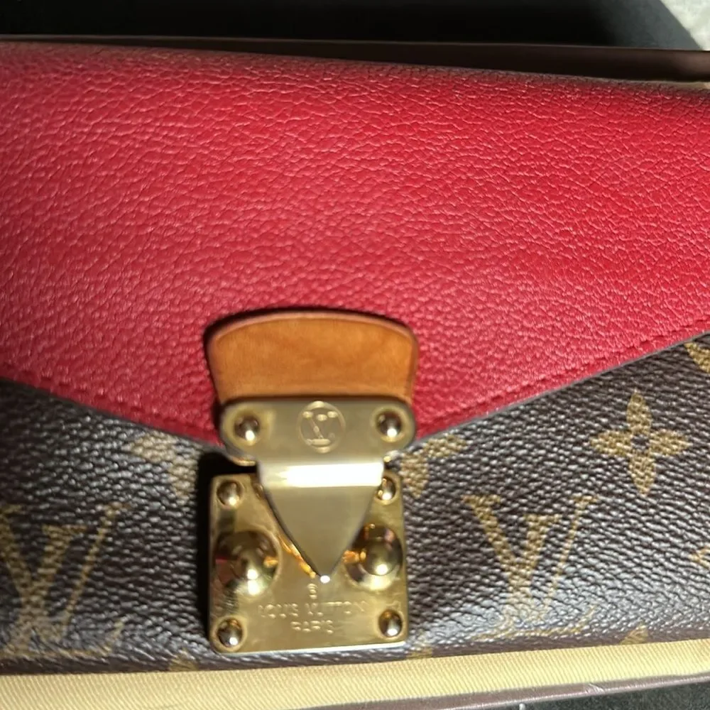 Louis Vuitton Pallas Wallet. Box Dust Bag with COA! FLASH SALE - Picture 3 of 16